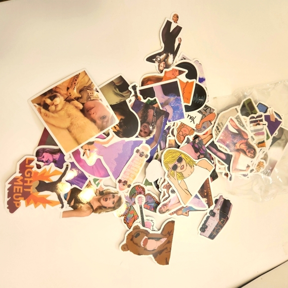 Taylor Swift Bundle "It's me,Hi I'm the Problem" Makeup Bag/100 Sticker NWOT - Picture 2 of 4